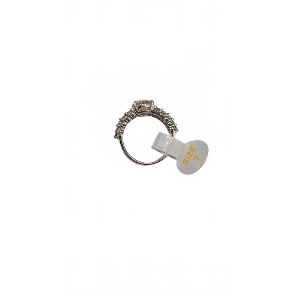 Elegant Oval-Cut Gemstone Ring with Rhinestone Accents Size 7 - Picture 4 of 9
